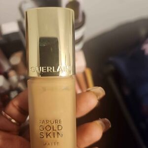 GUERLAIN Parure Gold Skin Matte Foundation - Elegant Gold